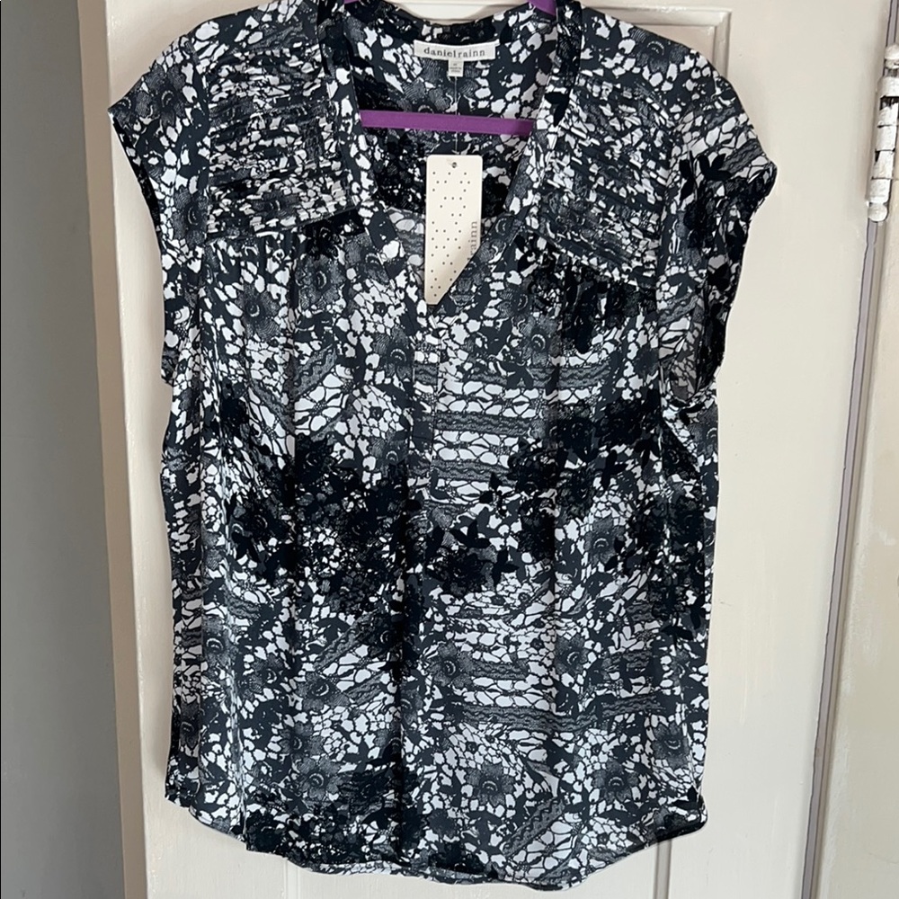Black and White Women's Top NWT